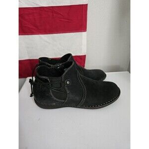 Earth Origins Black Lace-Up Ankle Booties
